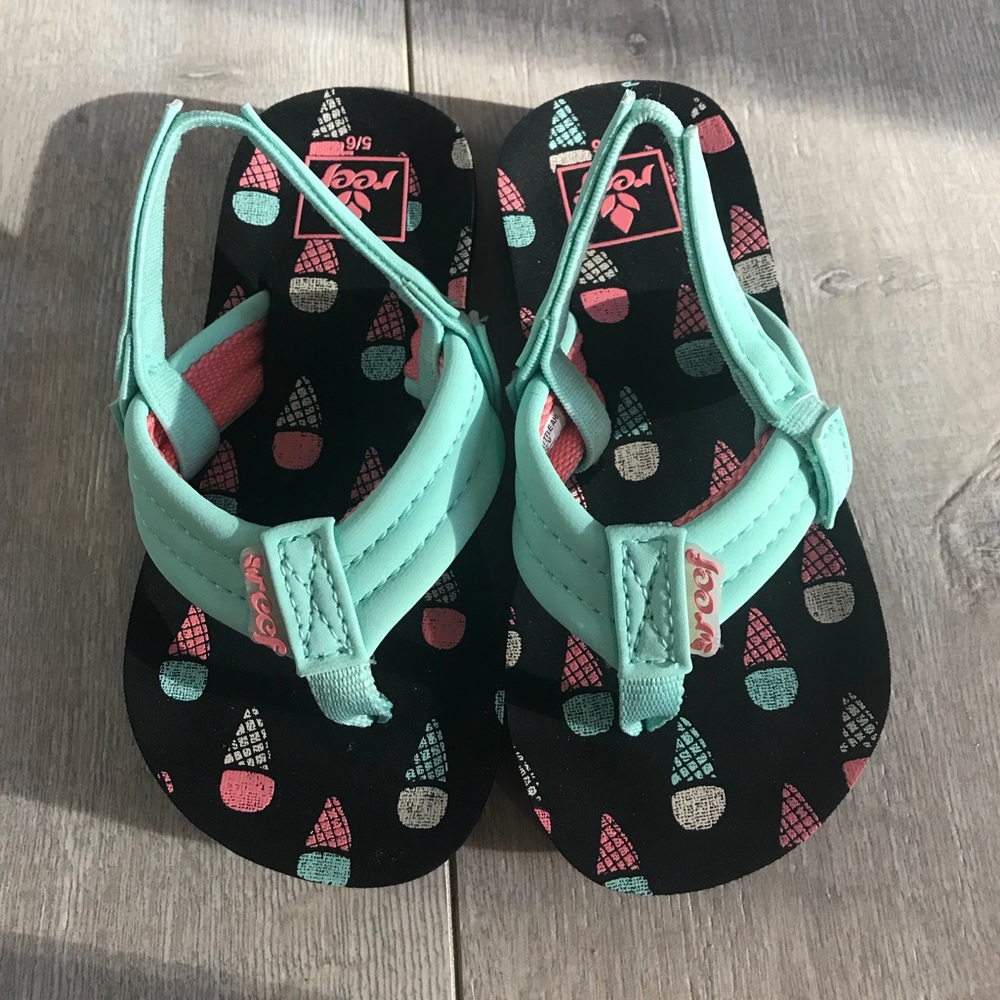 Reef Toddler flip flops Size 5/6